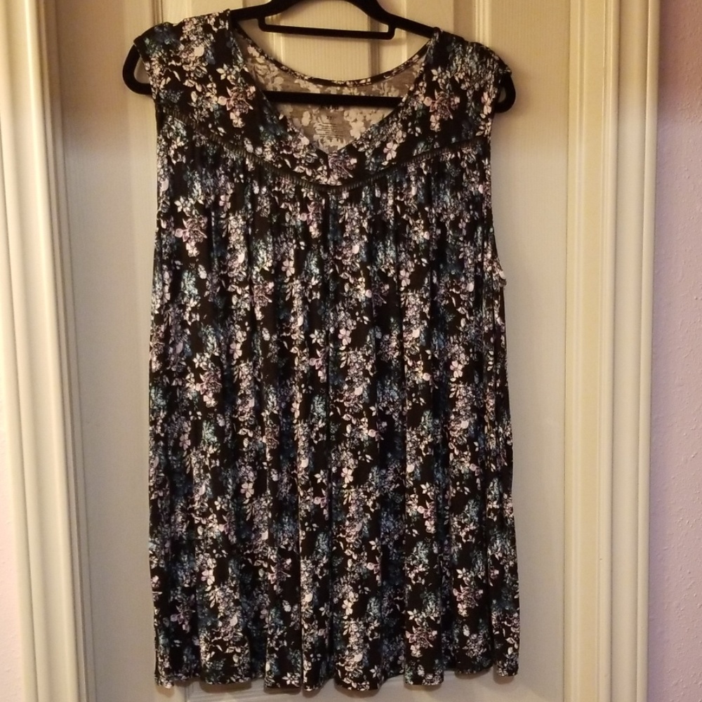 EVRI Plus floral split neck tank top 2X